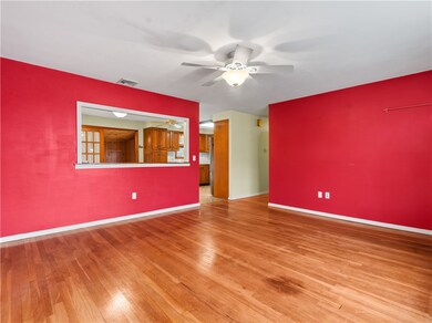 46 Ridgeway Dr, Warren, RI 02885 - photo 4