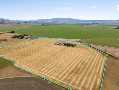 87 Browning Ln, Bellevue, ID 83313 - photo 2