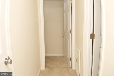 5205 N Englewood Dr, Hyattsville, MD 20785 - photo 7