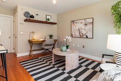 826 n 4th St-5