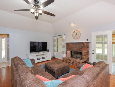 8630 Synhoff Dr, Jacksonville, FL 32216 - photo 7