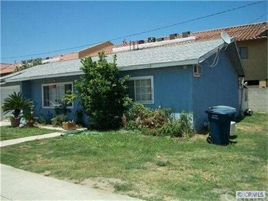 front unit - 2 bedroom 1 bath approx 650 sq ft