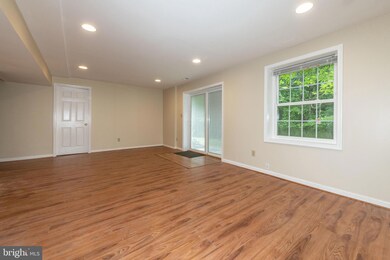 17 Peach Leaf Ct, North Potomac, MD 20878 - photo 2