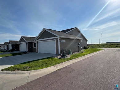 1209 N Marion Rd unit 4, Sioux Falls, SD 57107 - photo 2