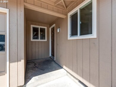 1920 Lemming Ave, Eugene, OR 97401 - photo 3