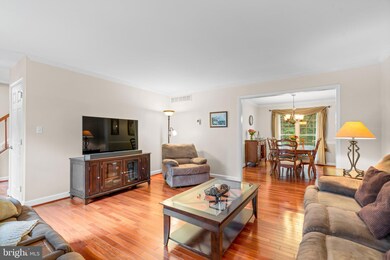 9324 Woodsedge Ct, Laurel, MD 20723 - photo 3