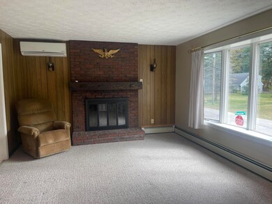 13 Twin Island Dr LR