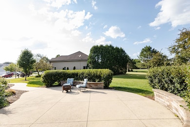 858 Laureate Dr, Pewaukee, WI 53072 - photo 7