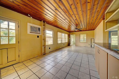 408 E Le Grand Dr - 16