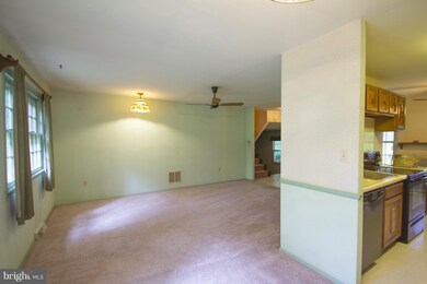 5374 View Point Ct, Sykesville, MD 21784 - photo 3