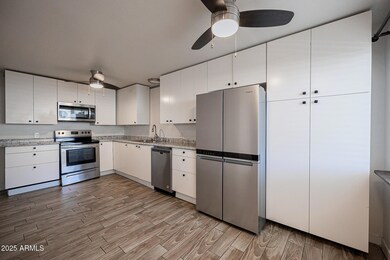 323 S Pioneer, Mesa, AZ 85204 - photo 7