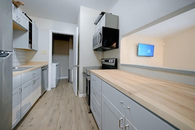 6319 & 6321 Worchester Knoll, San Antonio, TX 78233 - photo 7