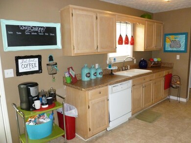 49 Lavergne St, Manchester, TN 37355 - photo 5