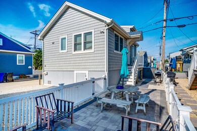 108 w amberjack way Lavallette-large-007