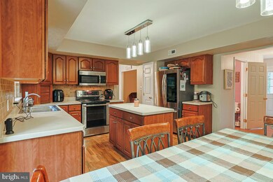 33 Hayden Cir, Reading, PA 19606 - photo 5