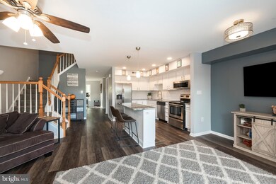 330 Deer Run Ct, Royersford, PA 19468 - photo 5