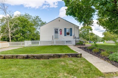 111 Michael Dr, Warwick, RI 02889 - photo 4