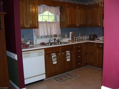 611 Horse Mountain Dr, Asheboro, NC 27205 - photo 4