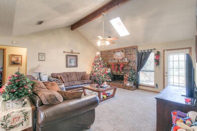 3203 Crockett St, Granbury, TX 76049 - photo 7