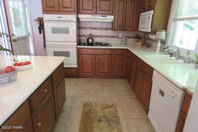 224 Cedar Ave, Hawley, PA 18428 - photo 3