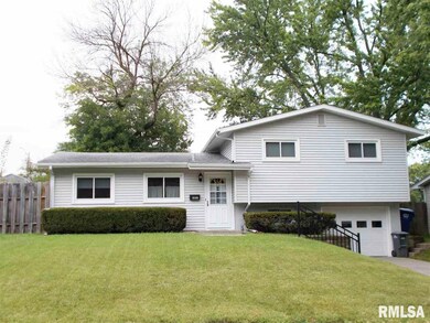 1228 Meadow Lane Dr, Bettendorf, IA 52722 - photo 2