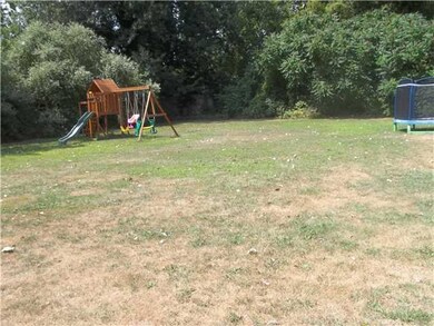 Yard/Garden Back yard big enough for you?