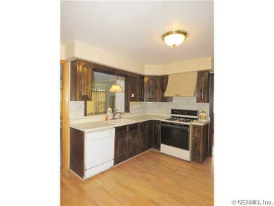 Kitchen Kitchen with Gas Stove and Built -in Dishw