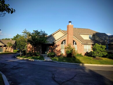 913 White Willow Ln unit 913, Columbus, OH 43235 - photo 3