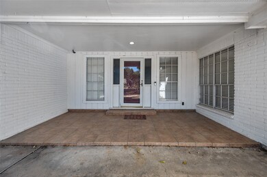 7611 Streamside Dr, Houston, TX 77088 - photo 5