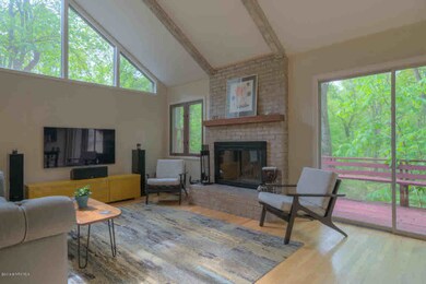 209 Pine Dr, Blacksburg, VA 24060 - photo 4