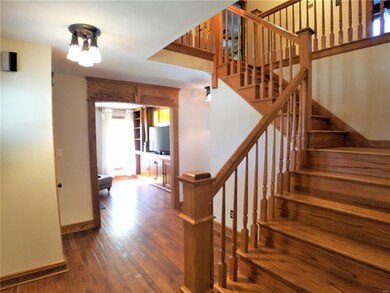 Foyer with lots of Mill-Work