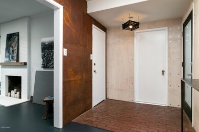 2216 Vista Del Mar Dr-013-038-Entryway-M