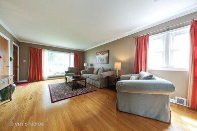 606 S Cedar Ave, Elmhurst, IL 60126 - photo 2