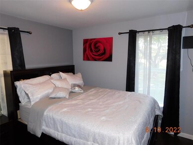 1107 Oakwood Dr, Denton, TX 76205 - photo 4