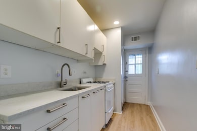 118 P St SW, Washington, DC 20024 - photo 4