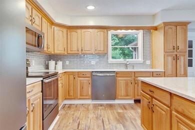 46 Pleasant St, Hanover, MA 02339 - photo 5