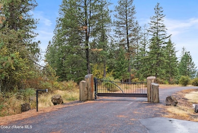 Inside-Spokane-Inglenook Gate-2