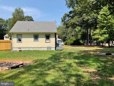 106 Locust Ave, Colonial Beach, VA 22443 - photo 6