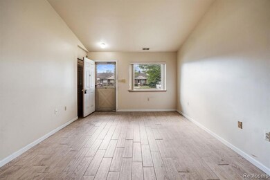 25940 Lira Ln unit 1, Warren, MI 48089 - photo 5