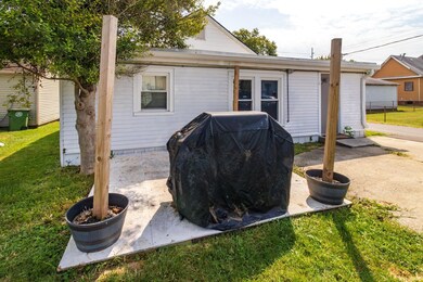 521 N Adams St, Henderson, KY 42420 - photo 4