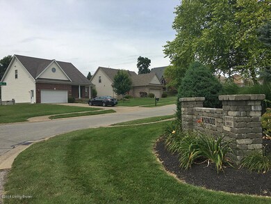 6416 Mossy Oaks Dr, Louisville, KY 40291 - photo 3