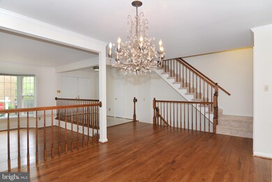 10831 Brewer House Rd, Rockville, MD 20852 - photo 5