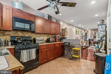 2320 Wilder St, Philadelphia, PA 19146 - photo 7