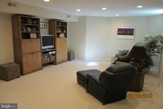 20860 Channel Ct, Sterling, VA 20165 - photo 7