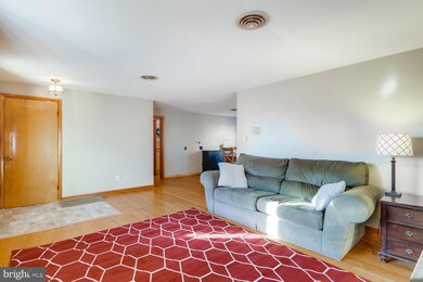 108 Gibbons Blvd, Cockeysville, MD 21030 - photo 7