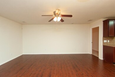 11119 Valley Kings Dr, Houston, TX 77089 - photo 6