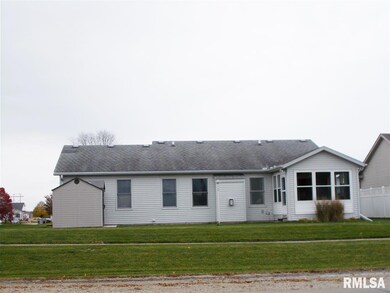 6540 Madison St, Davenport, IA 52806 - photo 2