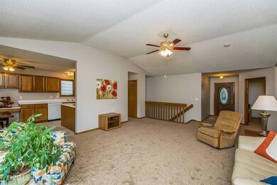 3016 Deerpath Ct, Des Moines, IA 50320 - photo 5