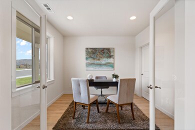 20409 SE Senden Ln, Bend, OR 97702 - photo 2