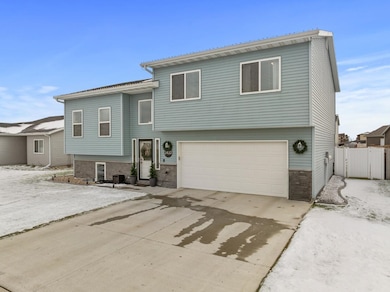 1433 35th Ave NW, Minot, ND 58703 - photo 4